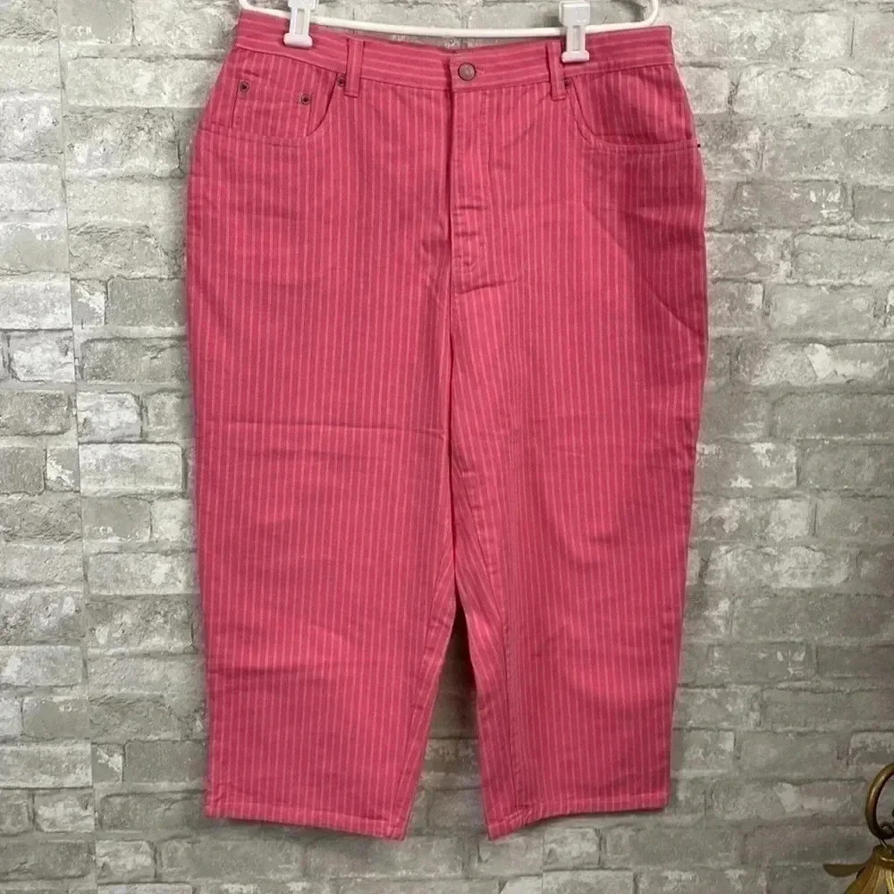 By Bill Blass Jeans, Women’s Size 16, Pink & White Pinstriped Easy Fit Capris